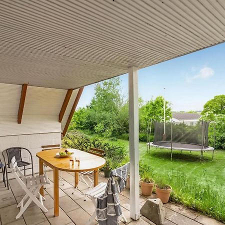 Amazing Home In Logstrup With Kitchen Bagian luar foto