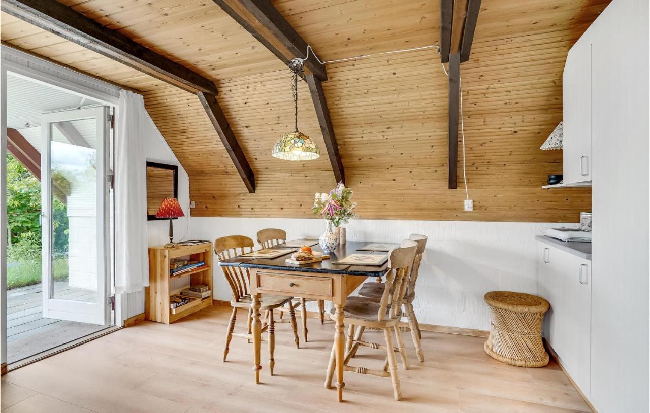 Amazing Home In Logstrup With Kitchen Bagian luar foto