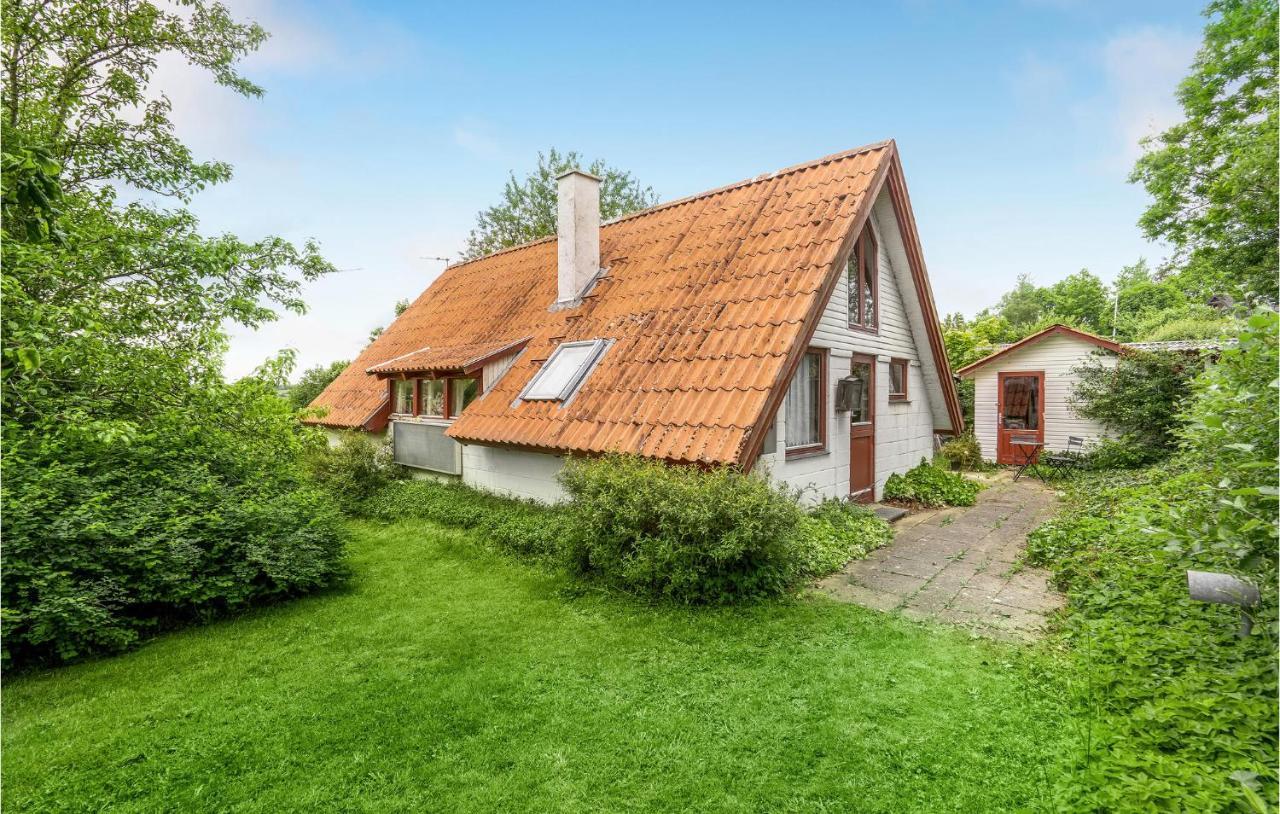 Amazing Home In Logstrup With Kitchen Bagian luar foto