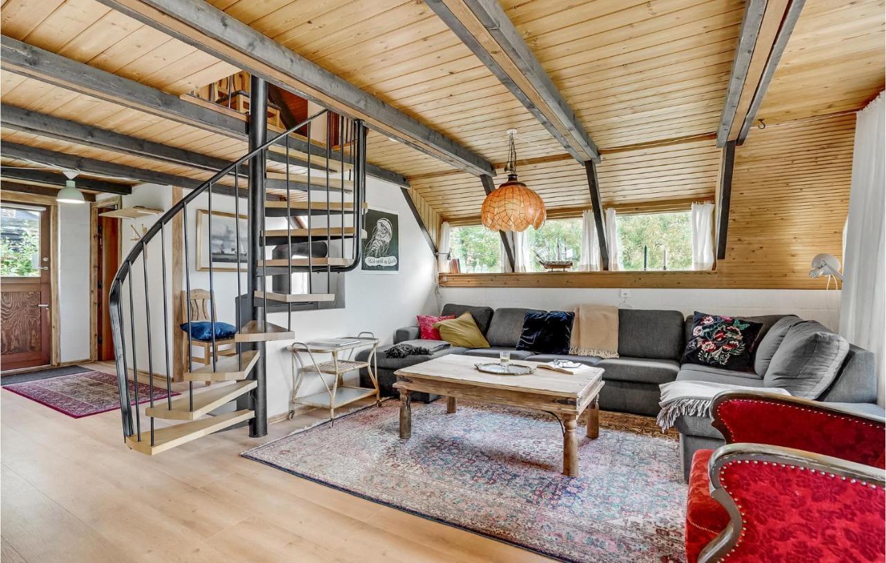 Amazing Home In Logstrup With Kitchen Bagian luar foto