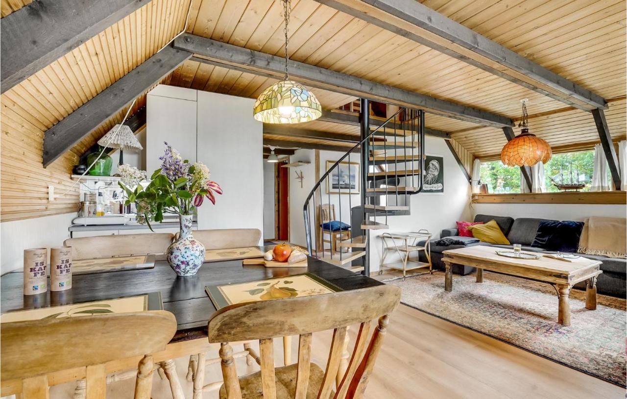 Amazing Home In Logstrup With Kitchen Bagian luar foto